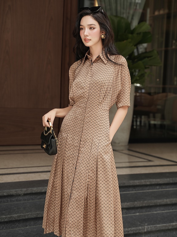 Váy lụa in logo tay lỡ